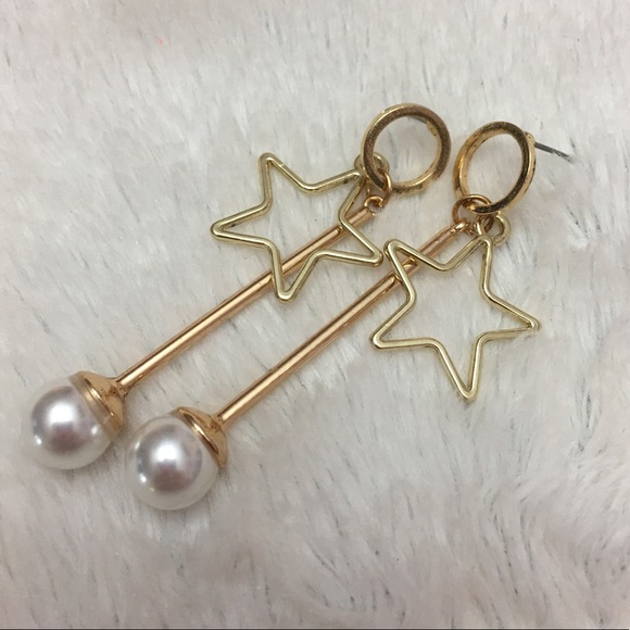 Star Struck Splendid Gold Pearl Earrings (P2) - Picture 2 of 5